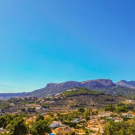 Nicole - Plusholidays Calpe