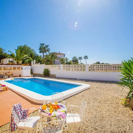 Nicole - Plusholidays * Calpe