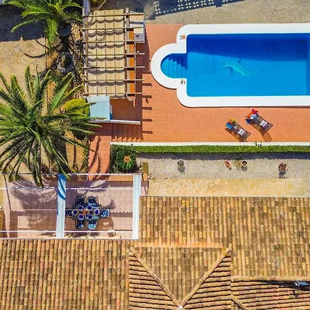 Nicole - Plusholidays Villa